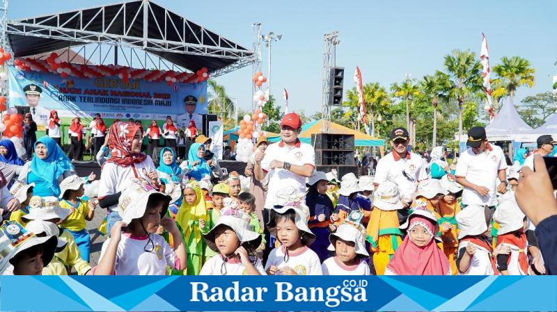 Bupati Lamongan Yuhronur Efendi, Minggu (6/8) di Alun-Alun Lamongan saat gebyar Hari Anak Nasional 2023