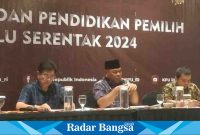 H Rahmat dalam forum pendidikan pemilih ,Selasa (8/8) Di Aston(Foto: Radar bangsa)