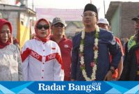 Bupati dan Hj Mimik idayana ikuti jantung sehat ,Minggu (27/8) Di Desa Sugiwaras (Foto : Radarbangsa )