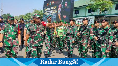 Pengacekan personel penyambutan RI 2,Selasa (29/8) di Makodam (Foto: Radarbangsa)