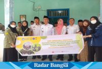 Bupati Bondowoso KH. Salwa Arifin mengukuhkan Bumdes Bersama, berlangsung di Kantor Kecamatan Tenggarang Kabupaten Bondowoso Jawa Timur, Rabu ( 20/9/2023)