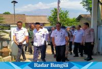 Bupati Bondowoso KH. Salwa Arifin melakukan Monetoring Ruas Jalan Kawasan Grujugan Wonosari dan UPT Bina Marga Wonosari, Kecamatan Tapen Kabupaten Bondowoso.