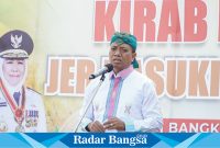 Sekertaris Daerah Kabupaten Lamongan Moch. Nalikan, saat berangkatkan kirab pataka di Depan Kantor Pemerintah Kabupaten Lamongan, Kamis (28/9/2023) (Dok foto Ist)