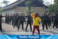 Seluruh Prajurit dan Persit jajaran Kodim 0822 Bondowoso melaksanakan Senam Kesegaran Jasmani