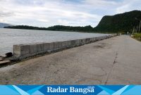 Tampilan breakwater yang dibuat menggunakan bahan FABA dari pembangkit listrik tenaga uap Holtekamp di Papua.