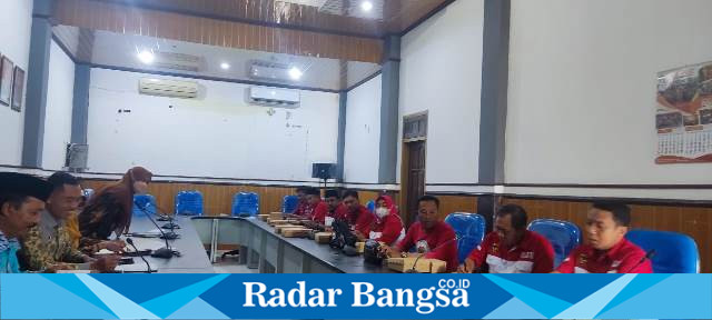  Disdikbud Kabupaten Lumajang menggelar audiensi bersama Lembaga Swadaya Masyarakat (LSM) Lumajang Bergerak Satu Indonesia (LBSI) Kabupaten Lumajang, Kamis (31/8/2023) kemarin. (Dok Humas LSM LBSI, for Riyaman).