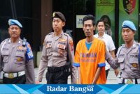 Pelaku  judi online di keler Polisi ,Senin(18/9)  (Foto : Rino Tutuko )