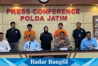  Konferensi Pers Polda Jatim terkait kasus manipulasi data tranksasi pembelian makanan fiktif lewat aplikasi GoFood