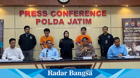  Konferensi Pers Polda Jatim terkait kasus manipulasi data tranksasi pembelian makanan fiktif lewat aplikasi GoFood