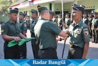 Komandan Kodim 0822/Bondowoso, Letkol Arm Suhendra Chipta, M.Tr.Hanla., memimpin upacara Pelantikan Kenaikan Pangkat