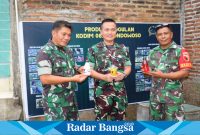 Dandim 0822 Bondowoso Letkol Arm Suhendra Chipta M.Tr.,Hanla., bersilaturahim ke rumah salah satu Babinsa 0822/01 Kota Serma Garsadi.