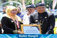 Hari Jadi Jawa Timur yang ke-78 diwarnai dengan momen istimewa ketika Pj. Bupati Bondowoso menerima piagam penghargaan prestisius.