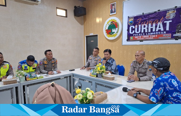 Satlantas Polres Lamongan menggelar Jumat Curhat bersama karyawan Pabrik rokok MPS KUD Tani Mulyo Lamongan, Jumat (27/10/2023)