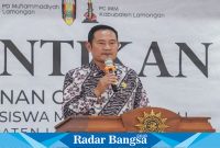 Bupati Lamongan Yuhronur Efendi.
