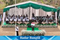  Abdul Muhaimin Iskandar atau Gus Muhaimin  saat memimpin peringatan Hari Santri Nasional (HSN) di Lapangan Tegal Rejo, Magelang, Jawa Tengah, Minggu (22/10). (Dok foto Zai)