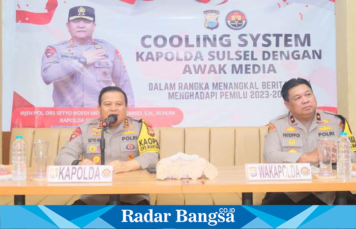 Kapolda Sulsel Irjen Pol Drs. Setyo Boedi Moempoeni Harso, S.H., M.Hum dan Wakapolda Sulsel Brigjen Pol CH Patoppoi (Dok foto Zikri)