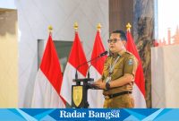  Sekretaris Daerah Provinsi Jawa Timur Adhy Karyono