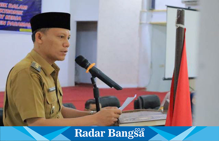 Plt.Bupati Pasaman Sabar As, Buka secara resmi Bimtek Pemanfaatan Sertifikat Elektronik dalam Penggunaan Tanda tangan Elektronik, yang bertempat di Gedung Syamsiar Thaib Lubuk Sikaping (Dok foto Anafiah)