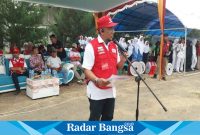 Ketua Palang Merah Indobesi (PMI) kabupaten Cianjur Ahmad Fikri sedang menyampaikan amanat dalam pembukaan pelatihan dan pelantikan PMR wilayah Cianjur Selatan. (Dok photo radarbangsa.co.id/AE Nasution)