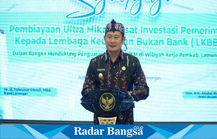 Bupati Lamongan Yuhronur Efendisaat  membuka sosialisasi di Aula Gajah Mada, Pemkab Lamongan, Kamis (2/11/2023)