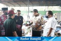 Wabup tinjau sampah terpadu ,Kamis (9/11) Di Waru (Foto: Radarbangsa)