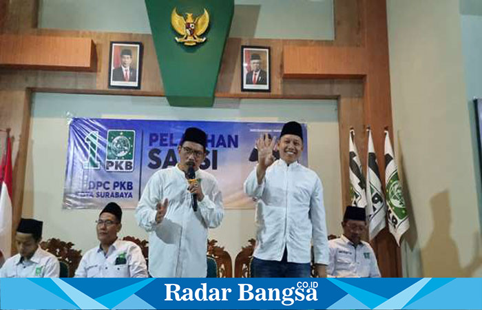 Ketua DPC PKB Kota Surabaya Musyafak Rouf saat  pelatihan calon saksi di Kantor DPC PKB Surabaya, Minggu (26/11/2024)