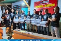 Komunitas Sego Anget Bondowoso distribusikan ribuan APK Ganjar Mahfud kepada perwakilan 23 Kecamatan se-Kabupaten Bondowoso, di Posko Pemenagan Ganjar Mahfud. Rabu, 6/12/2023