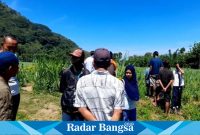 Tepatnya pada hari Selasa 19/12 2023 masyarakat Desa Pakisan Kecamatan Tlogosari Kabupaten Bondowoso digegerkan penemuan mayat di Kebun Tebu.