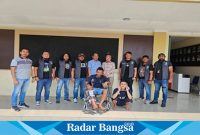 Team Resmob Polrestabes Semarang saat menunjukan kedua pelaku jambret (IST)