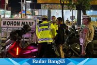 Polres Lamongan saat razia kendaraan bermotor yang tidak mematuhi aturan. (Dok foto IST)