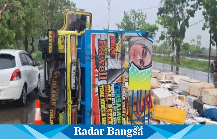 Truk diesel  mengalami kecelakaan di Jalan Raya Jurusan Lamongan-Surabaya, tepatnya di Dusun Gajah Desa Rejosari, Kecamatan Deket (IST)