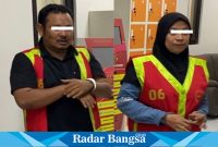 Kepala Desa dan Bendahara Desa Puncakwangi  (Dok foto IST)