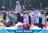 Para peserta doa bersama dan penggalangan dana untuk Palestina, di alun alun Lumajang, Senin (18/12). (Dok Riyaman/Radarbangsa.co.id).