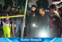 Ahmad Sahid dan Suprapti, Ali Kuncoro Pj Walikota Mojokerto didampingi Kepala Satpol PP, Camat dan lurah saat mengecek Penerangan Jalan Umum (PJU)  9IST)