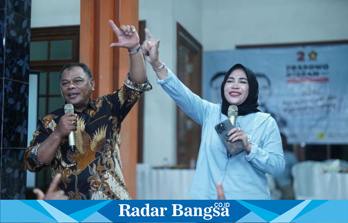 Terus bergerak Rahmat dam Mimik menangkan prabowo,Senin (12/12) di Porong (Foto: Radarbangsa)