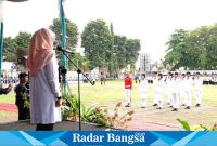 Bupati Banyuwangi, Ipuk Fiestiandani, memimpin upacara peringatan Hari Amal Bhakti Kementerian Agama (Kemenag) ke-78 di Lapangan Lugjag (IST)