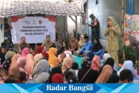 Bupati Mojokerto Ikfina Fahmawati terus menggencarkan program Tilik Deso Mirsani Masyarakat di Dusun Losari, Desa Sidoharjo, Kecamatan Gedeg. (IST)