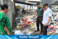 Penemuan mayat bayi di  TPS Sukorejo,Rabu (24/1) di Buduran ( Foto : Radarbangsa)