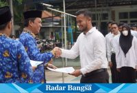 130 Karyawan PDAM menjadi karyawan tetap ,Jum at (19/1) di Sidoarjo (foto : Radarbangsa)