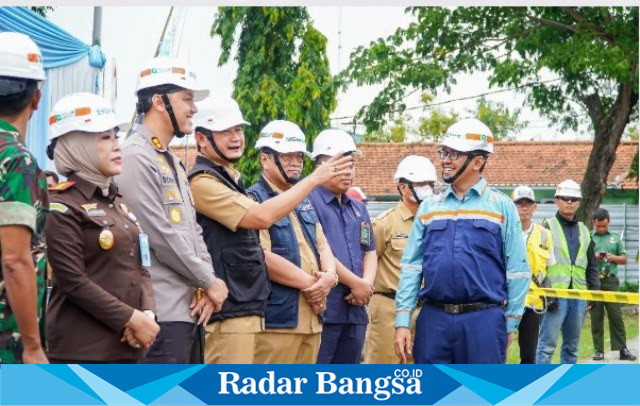 Bupati Lamongan, Yuhronur Efendi hadiri cara ground breaking yang diselenggarakan di Stadion Surajaya pada Selasa (27/2) (IST).