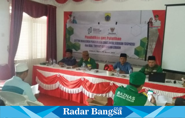 Sedang pembukaan acara kegiatan Pendidikan Pelatihan Manajemen Pengelolaan Zakat Infak dan Sadaqah (ZIS) dan DSKL se kecamatan Cidaun, kabupaten Cianjur, provinsi Jawa Barat. (Dok photo RadarBangsa.co.id/AE_Nasution)