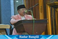 Bupati Cianjur H. Herman Suherman saat menyampaikan sambutan dalam pembukaan tarwih perdana di Masjid Agung Cianjur. (Dok photo RadarBangsa.co.id/AE_Nasution)