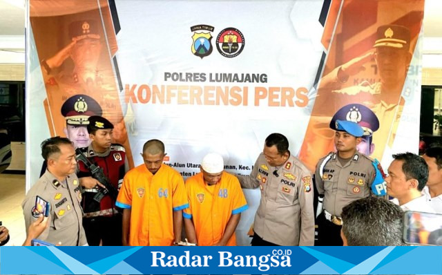 Kapolres Lumajang, AKBP. Zainur Rofik, saat menggelar konferensi pers, Jumat (1/3/2024) siang. (Dok istimewa).