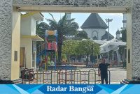 Ali Imron, masyarakat peduli Lamongan saat ditemui media di  alun - alun Lamongan, Senin (29/4) (IST)