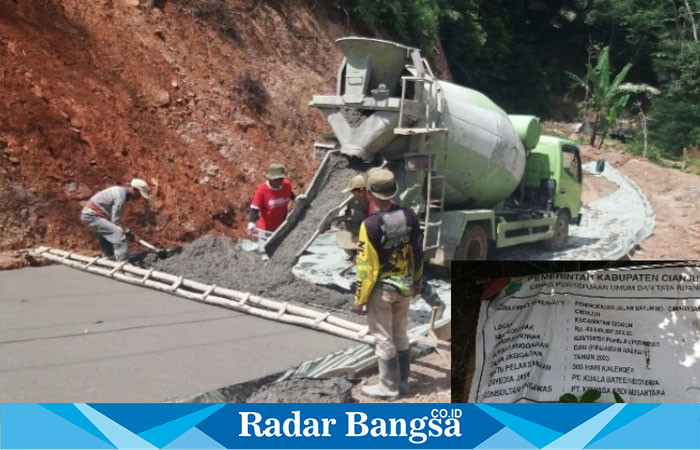 Sedang melakukan pengecoran jalan beton hari pertama (H+4) setelah lebaran 1445 hijriyah paket pekerjaan peningkatan jalan Bayuning - Cimaragang - Cibuluh (Dok photo RadarBangsa.co.id/AE_Nasution)