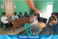 Photo saat Kepala desa Kertajadi Ade Yuliansyah menyampaikan sambutan pada saat acara halal bi halal tahun 1445 hijriyah dihadapan tokoh-tokoh masyarakat desa kertajadi. (Dok photo RadarBangsa.co.id/AE_Nasution)