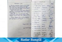 Dua carik kertas berisikan petisi tuntutan Sekretaris Daerah (Sekda) Cianjur Cecep Alamsyah untuk mundur dari jabatannya. (IST)