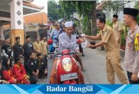 Kapolsek Tikung, Iptu Tulus Haryanto,SE.,MH, bersama dengan Camat Tikung, Sujirman Sholeh, M.M., memimpin kegiatan (Dok foto RadarBangsa.co.id)