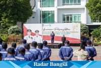 Bupati Lamongan Yuhronur Efendi saat menjadi  inspektur upacara  peringatan Harkitnas ke116, di halaman Pemkab Lamongan (IST)