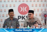 Mas Dhito bersama Ketua DPD PKS Kabupaten Kediri, Marenda Darwis (fist)